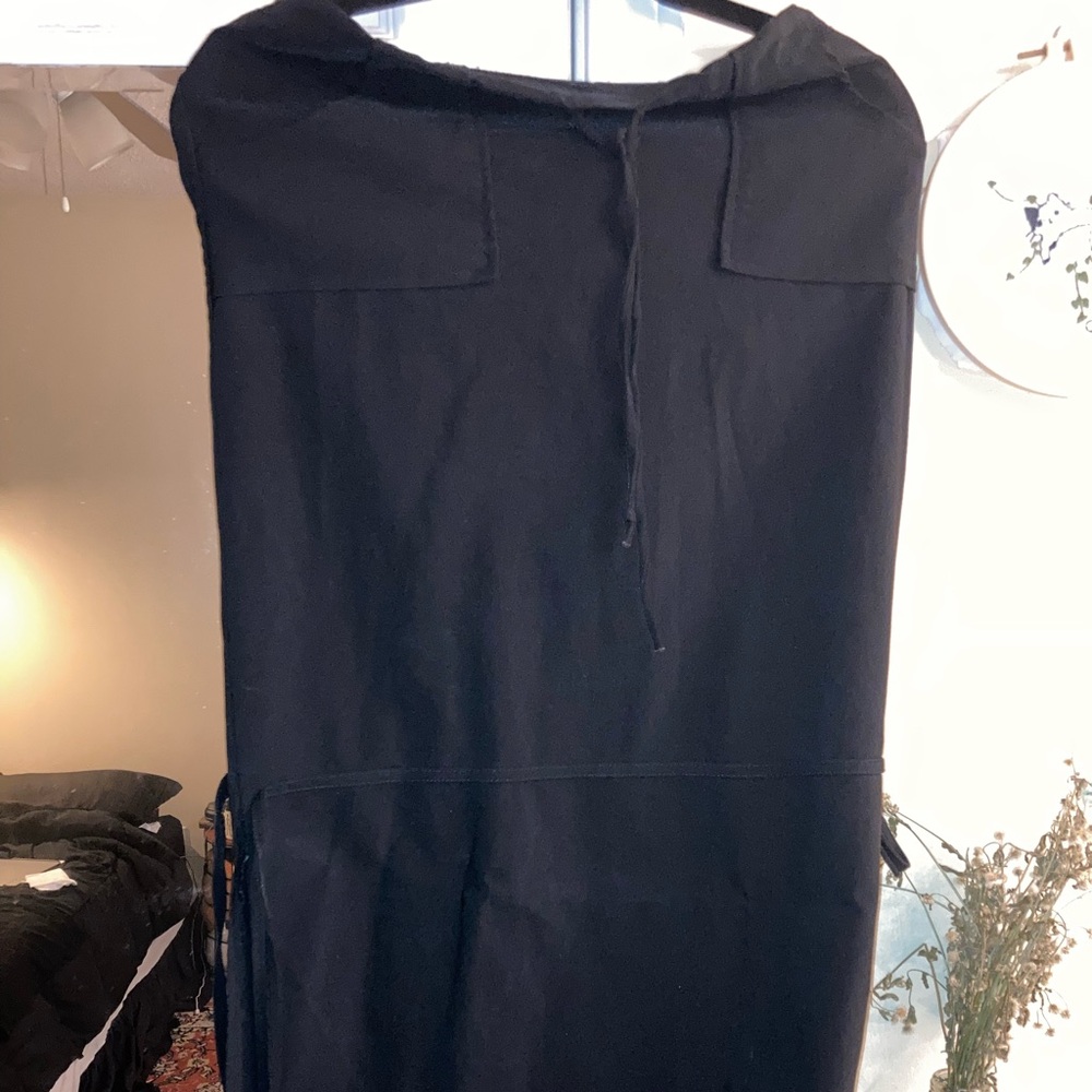Black skirt with pockets